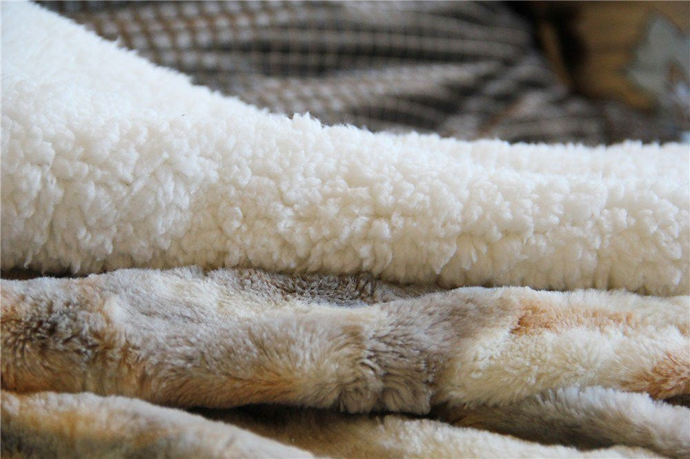 Close-up of the white sherpa side above the faux fur